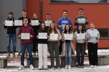 DELF-Diplom für 12 Schüler*innen DELF-Diplom für 12 Schüler*innen