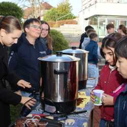 Der Fairtrade-Kiosk ist wieder geöffnet! Der Fairtrade-Kiosk ist wieder geöffnet!