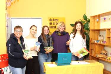 Der Fairtrade-Kiosk ist wieder geöffnet! Der Fairtrade-Kiosk ist wieder geöffnet!