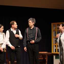 „Die Physiker“ – Ein Theaterabend zwischen Genie, Wahnsinn und Verantwortung „Die Physiker“ – Ein Theaterabend zwischen Genie, Wahnsinn und Verantwortung