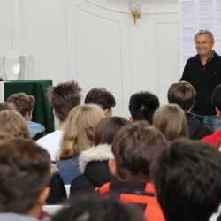 Einblicke in den Beruf eines Fernseh-Redakteurs Einblicke in den Beruf eines Fernseh-Redakteurs