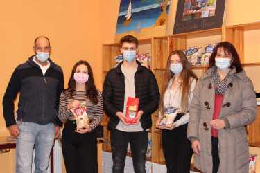 Eine-Welt-Kiosk unter neuer Leitung - Pausenverkauf hat wieder begonnen Eine-Welt-Kiosk unter neuer Leitung - Pausenverkauf hat wieder begonnen