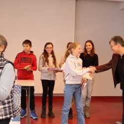 Eline Ruf (6c) gewinnt Vorlesewettbewerb Eline Ruf (6c) gewinnt Vorlesewettbewerb