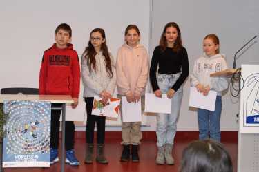 Eline Ruf (6c) gewinnt Vorlesewettbewerb Eline Ruf (6c) gewinnt Vorlesewettbewerb