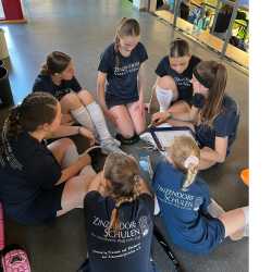 Erfolgreiche Teilnahme am Hallenhockey-Turnier von „Jugend trainiert für Olympia“ Erfolgreiche Teilnahme am Hallenhockey-Turnier von „Jugend trainiert für Olympia“