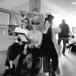 Erinnern. Verbinden. Feiern. – Wo Gemeinschaft über Generationen hinweg lebt Erinnern. Verbinden. Feiern. – Wo Gemeinschaft über Generationen hinweg lebt