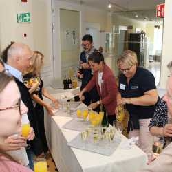 Erinnern. Verbinden. Feiern. – Wo Gemeinschaft über Generationen hinweg lebt Erinnern. Verbinden. Feiern. – Wo Gemeinschaft über Generationen hinweg lebt