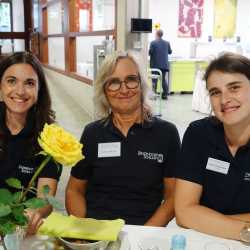 Erinnern. Verbinden. Feiern. – Wo Gemeinschaft über Generationen hinweg lebt Erinnern. Verbinden. Feiern. – Wo Gemeinschaft über Generationen hinweg lebt