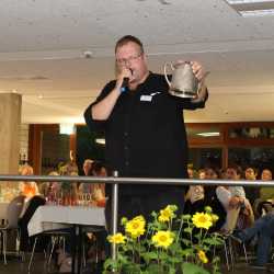 Erinnern. Verbinden. Feiern. – Wo Gemeinschaft über Generationen hinweg lebt Erinnern. Verbinden. Feiern. – Wo Gemeinschaft über Generationen hinweg lebt