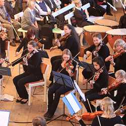 Facettenreiches Konzert der Zinzendorfschulen Facettenreiches Konzert der Zinzendorfschulen