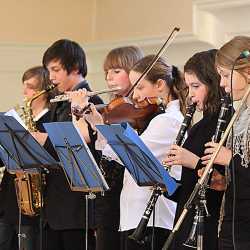 Facettenreiches Konzert der Zinzendorfschulen Facettenreiches Konzert der Zinzendorfschulen