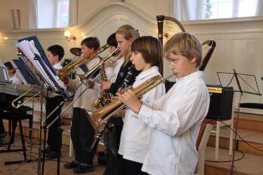 Facettenreiches Konzert der Zinzendorfschulen Facettenreiches Konzert der Zinzendorfschulen