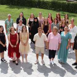 Fachschülerinnen und -schüler haben viele Hürden gemeistert und den schulischen Teil ihrer Ausbildung beendet Fachschülerinnen und -schüler haben viele Hürden gemeistert und den schulischen Teil ihrer Ausbildung beendet