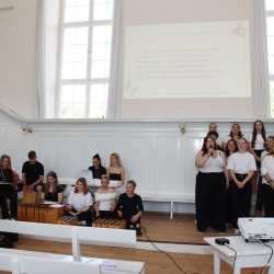 Fachschülerinnen und -schüler haben viele Hürden gemeistert und den schulischen Teil ihrer Ausbildung beendet Fachschülerinnen und -schüler haben viele Hürden gemeistert und den schulischen Teil ihrer Ausbildung beendet