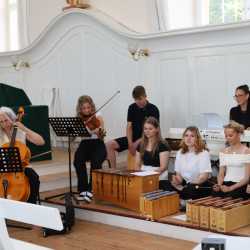 Fachschülerinnen und -schüler haben viele Hürden gemeistert und den schulischen Teil ihrer Ausbildung beendet Fachschülerinnen und -schüler haben viele Hürden gemeistert und den schulischen Teil ihrer Ausbildung beendet