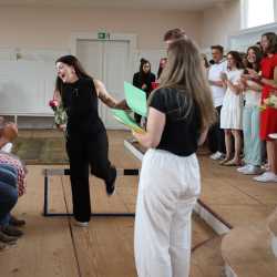 Fachschülerinnen und -schüler haben viele Hürden gemeistert und den schulischen Teil ihrer Ausbildung beendet Fachschülerinnen und -schüler haben viele Hürden gemeistert und den schulischen Teil ihrer Ausbildung beendet