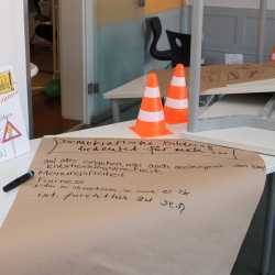 Fachschulen entwickeln Module zur Demokratiebildung Fachschulen entwickeln Module zur Demokratiebildung