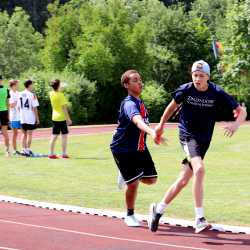 Fair Play und Teamgeist beim Sportfest der Klassen 5 bis 8 Fair Play und Teamgeist beim Sportfest der Klassen 5 bis 8