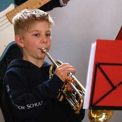 Frühjahrskonzert lockt die Sonne hervor Frühjahrskonzert lockt die Sonne hervor