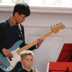 Frühjahrskonzert lockt die Sonne hervor Frühjahrskonzert lockt die Sonne hervor