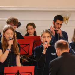 Frühjahrskonzert lockt die Sonne hervor Frühjahrskonzert lockt die Sonne hervor