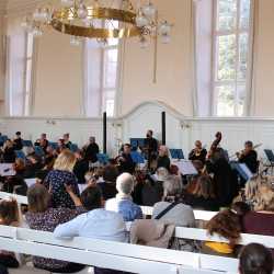 Frühlingskonzert mit bunter Vielfalt verschiedener Stilrichtungen Frühlingskonzert mit bunter Vielfalt verschiedener Stilrichtungen