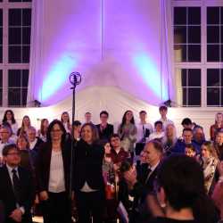 Gemeinsam im Takt: Musikwoche der Zinzendorfschulen begeistert mit ihren Ergebnissen Gemeinsam im Takt: Musikwoche der Zinzendorfschulen begeistert mit ihren Ergebnissen