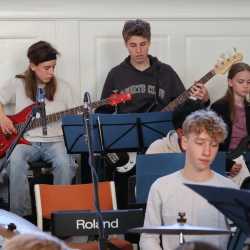 Gemeinsam im Takt: Musikwoche der Zinzendorfschulen begeistert mit ihren Ergebnissen Gemeinsam im Takt: Musikwoche der Zinzendorfschulen begeistert mit ihren Ergebnissen