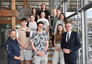 Gemeinschaftskundler der ZG1 besuchen den Landrat Gemeinschaftskundler der ZG1 besuchen den Landrat