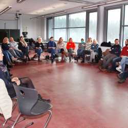 Gesamtes Kollegium lässt sich schulen: Lions-Quest-Seminare bei pädagogischen Tagen Gesamtes Kollegium lässt sich schulen: Lions-Quest-Seminare bei pädagogischen Tagen