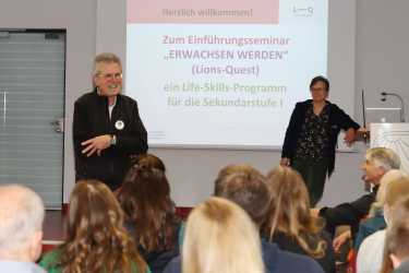 Gesamtes Kollegium lässt sich schulen: Lions-Quest-Seminare bei pädagogischen Tagen Gesamtes Kollegium lässt sich schulen: Lions-Quest-Seminare bei pädagogischen Tagen