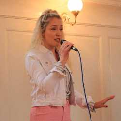 Gottesdienst zum Abschluss des Schuljahres Gottesdienst zum Abschluss des Schuljahres