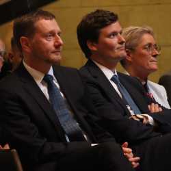 Herz und Herz vereint zusammen – Gemeinsame Musikwoche zweier Zinzendorfschulen Herz und Herz vereint zusammen – Gemeinsame Musikwoche zweier Zinzendorfschulen