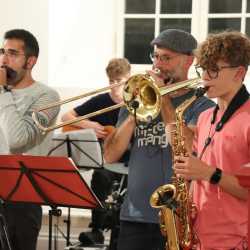 Herz und Herz vereint zusammen – Gemeinsame Musikwoche zweier Zinzendorfschulen Herz und Herz vereint zusammen – Gemeinsame Musikwoche zweier Zinzendorfschulen