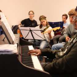 Herz und Herz vereint zusammen – Gemeinsame Musikwoche zweier Zinzendorfschulen Herz und Herz vereint zusammen – Gemeinsame Musikwoche zweier Zinzendorfschulen