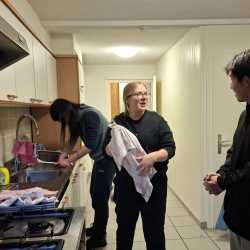 Hüttenwochenende: Drei Tage voller Lachen, Lagerfeuer und echter Gemeinschaft Hüttenwochenende: Drei Tage voller Lachen, Lagerfeuer und echter Gemeinschaft