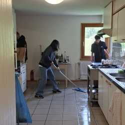 Hüttenwochenende: Drei Tage voller Lachen, Lagerfeuer und echter Gemeinschaft Hüttenwochenende: Drei Tage voller Lachen, Lagerfeuer und echter Gemeinschaft