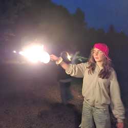 Hüttenwochenende: Drei Tage voller Lachen, Lagerfeuer und echter Gemeinschaft Hüttenwochenende: Drei Tage voller Lachen, Lagerfeuer und echter Gemeinschaft