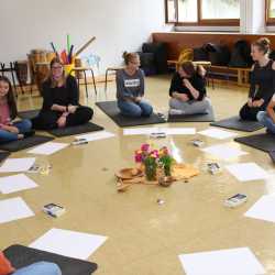 In der Ruhe liegt die Kraft: Interreligiöser Fachtag bietet Anstöße und Erfahrungen In der Ruhe liegt die Kraft: Interreligiöser Fachtag bietet Anstöße und Erfahrungen