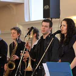 Facettenreiches Konzert der Zinzendorfschulen Facettenreiches Konzert der Zinzendorfschulen