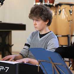 Facettenreiches Konzert der Zinzendorfschulen Facettenreiches Konzert der Zinzendorfschulen