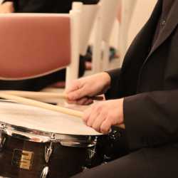 Ein Fest für die Ohren: Adventssingstunde der Zinzendorfschulen Ein Fest für die Ohren: Adventssingstunde der Zinzendorfschulen