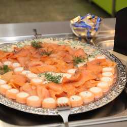 Weihnachtliche Vorfreude im Kreis von Familie und Freunden Weihnachtliche Vorfreude im Kreis von Familie und Freunden