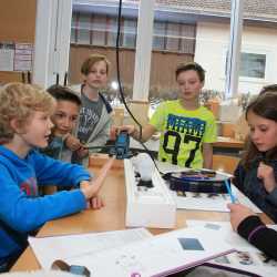 Fünftklässler lernen Strom zu sparen Fünftklässler lernen Strom zu sparen