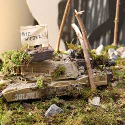 Zinzendorfschulen im Zeichen des Friedens Zinzendorfschulen im Zeichen des Friedens