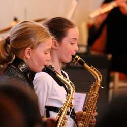 Überzeugendes Frühjahrskonzert der Zinzendorfschulen Überzeugendes Frühjahrskonzert der Zinzendorfschulen