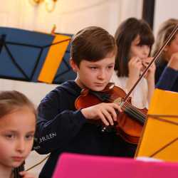 Überzeugendes Frühjahrskonzert der Zinzendorfschulen Überzeugendes Frühjahrskonzert der Zinzendorfschulen