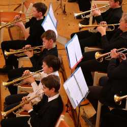 Überzeugendes Frühjahrskonzert der Zinzendorfschulen Überzeugendes Frühjahrskonzert der Zinzendorfschulen