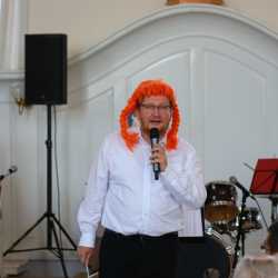 Kirchensaal wird zur Kulisse von Unterwelt und strahlenden Helden Kirchensaal wird zur Kulisse von Unterwelt und strahlenden Helden