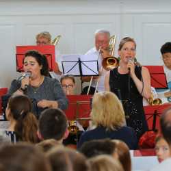 Kirchensaal wird zur Kulisse von Unterwelt und strahlenden Helden Kirchensaal wird zur Kulisse von Unterwelt und strahlenden Helden